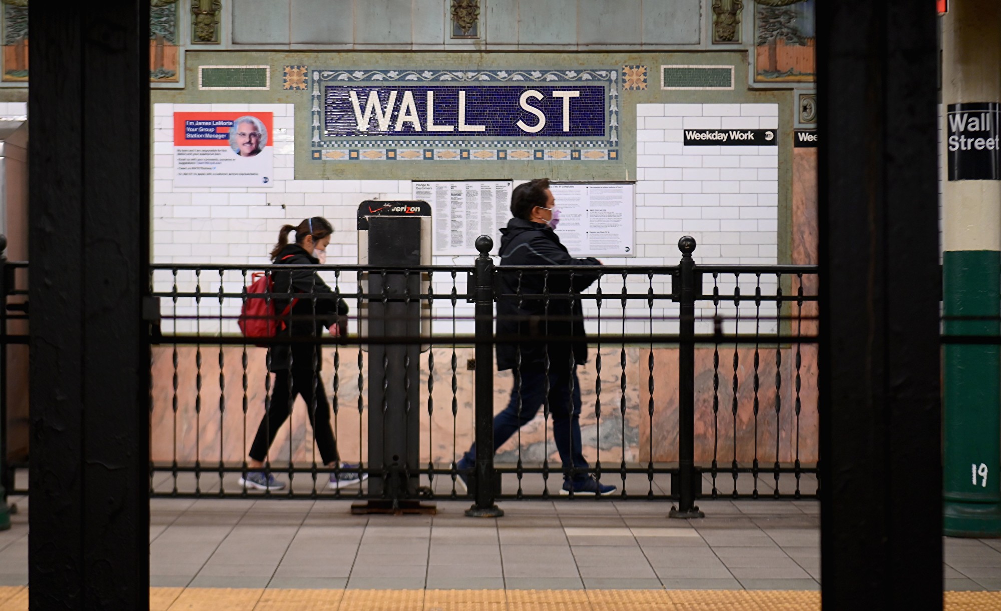 2020年4月23日,纽约市华尔街的地铁站。(ANGELA WEISS/AFP via Getty Images)
