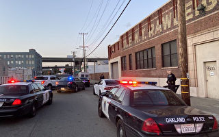 加州奥克兰警方上周六再次阻止非法车技集会