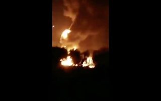 辽宁抚顺中石油化工厂爆炸起火 疑遭雷击