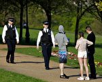 英国封城期间  警方开出上万张罚单