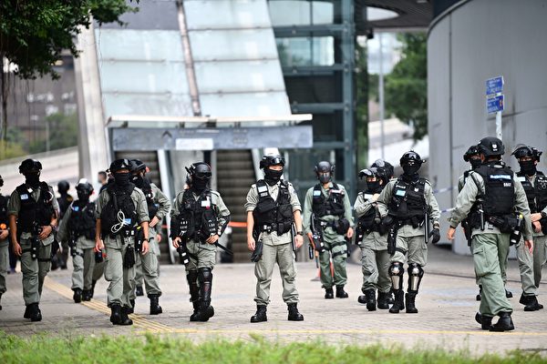 5月27日早上，防暴警察在立法會一帶嚴密佈防。（ANTHONY WALLACE/AFP via Getty Images）