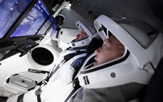 美國載人龍飛船將升空 採用觸屏操控系統