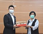 制袜业主捐赠大宗弹性袜 委由彰县长转赠采检防疫医院