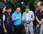 翁章梁邀請農改場專家勘查荔枝裂果原因