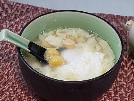 梁廚美食 銀杏腐竹糖水 軟綿清甜養顏美容 大紀元