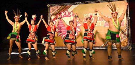 桃園部落大學開學，開心跳舞。