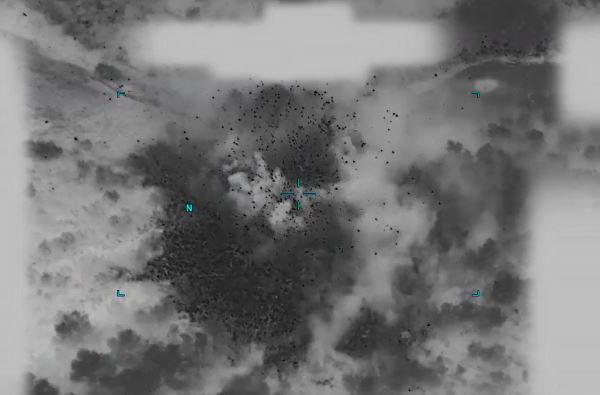 聯軍摧毀三個ISIS藏身地 空襲視頻曝光