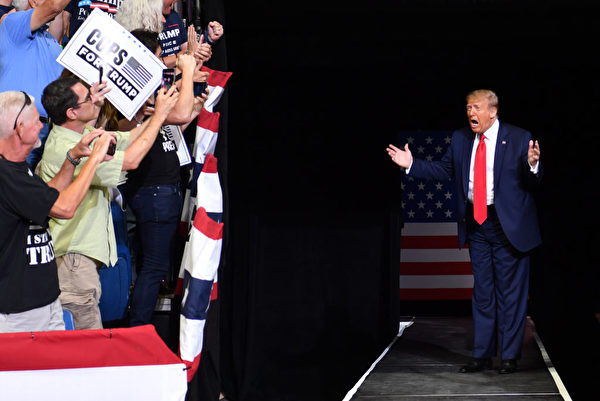 2020年6月20日，特朗普在俄克拉荷馬州塔爾薩舉行競選集會。 （Nicholas Kamm / AFP via Getty Images）