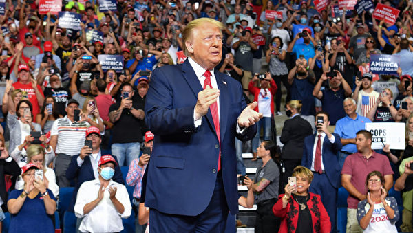 2020年6月20日，特朗普在俄克拉荷馬州塔爾薩舉行競選集會。 （Nicholas Kamm / AFP via Getty Images）
