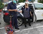 桃園員警憑藥袋助九旬老婦返家