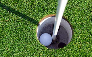 美國5歲男童打高爾夫球 一桿進洞