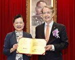 荷蘭代表將離台 喊話一定回來「台灣是我的家」