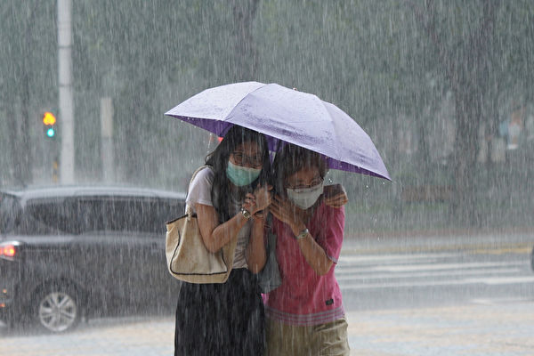 吴德荣估25日梅雨季滞留锋抵台激发剧烈天气 雷雨 大纪元