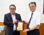 大葉大學退休教授捐10萬  嘉惠弱勢學生