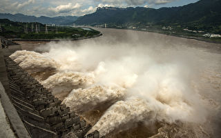 長江5號洪水更大 官方宣稱要「決戰」
