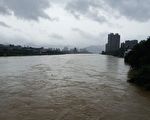 江西洪灾告急 至少两镇居民开始撤离