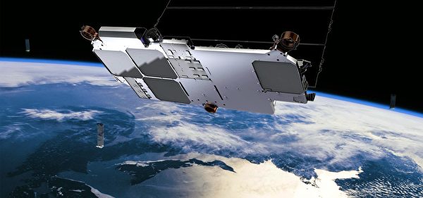 星鏈衛星呈扁平狀，主要是為了佈置4塊相控陣天線。（SpaceX）
