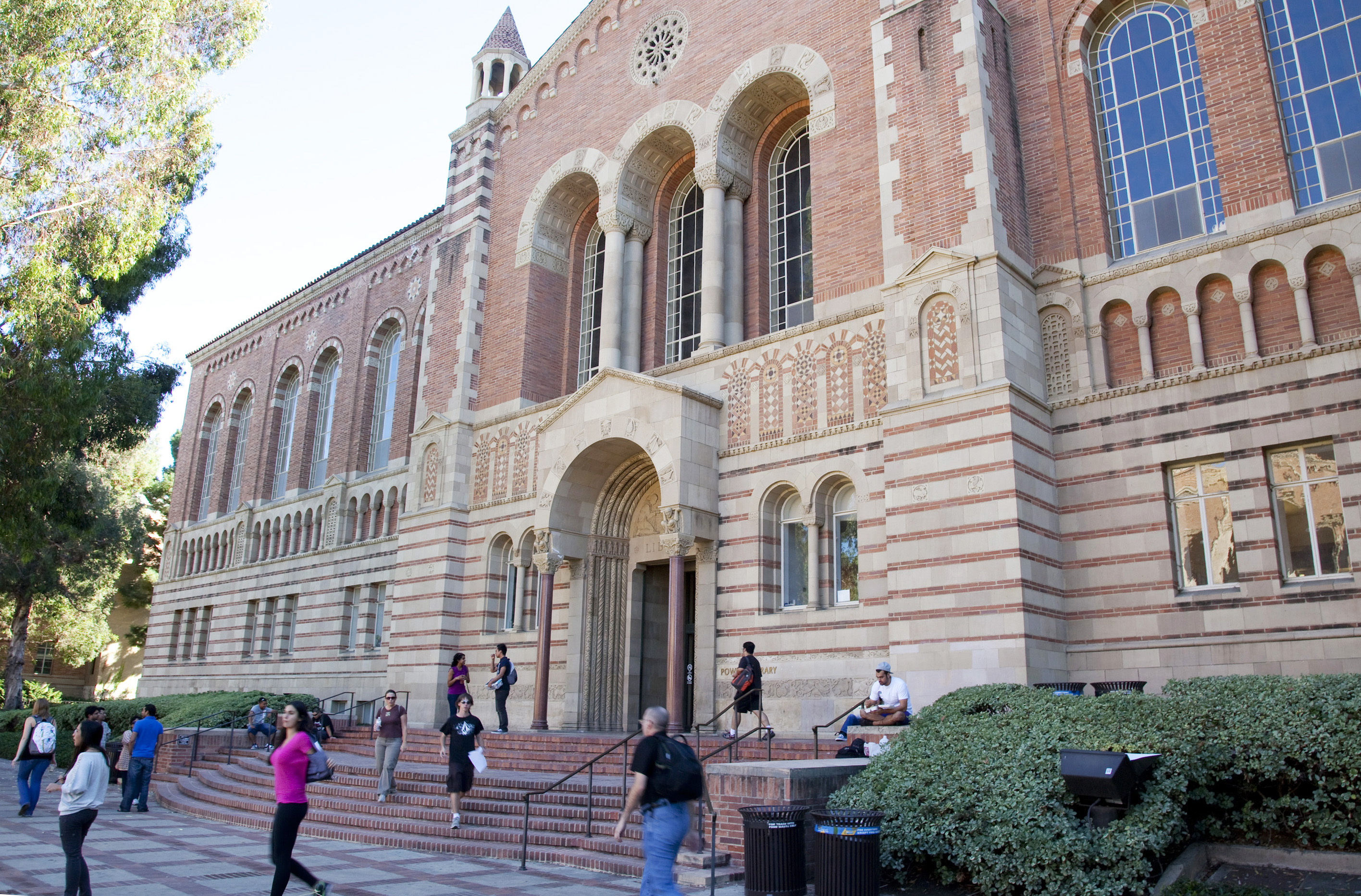 盜竊UCLA圖書館珍貴古籍 加州華男認罪