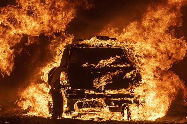 加州野火處於「致命時刻」 州長促居民逃離