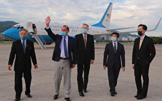 美卫生部长阿扎尔返国 结束4天访台行程
