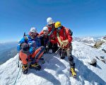 史上首位 英国双腿截肢老兵成功登顶马特洪峰