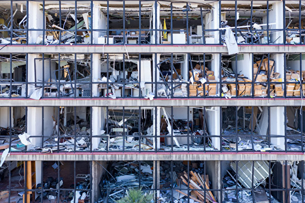 2020年8月4日發生在黎巴嫩首都的大爆炸給當地造成巨大經濟損失。（Haytham Al Achkar/Getty Images）
