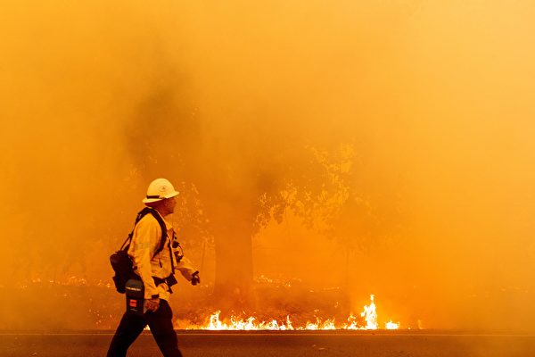 北加十几县野火连烧 PG&E雇员作业中丧生