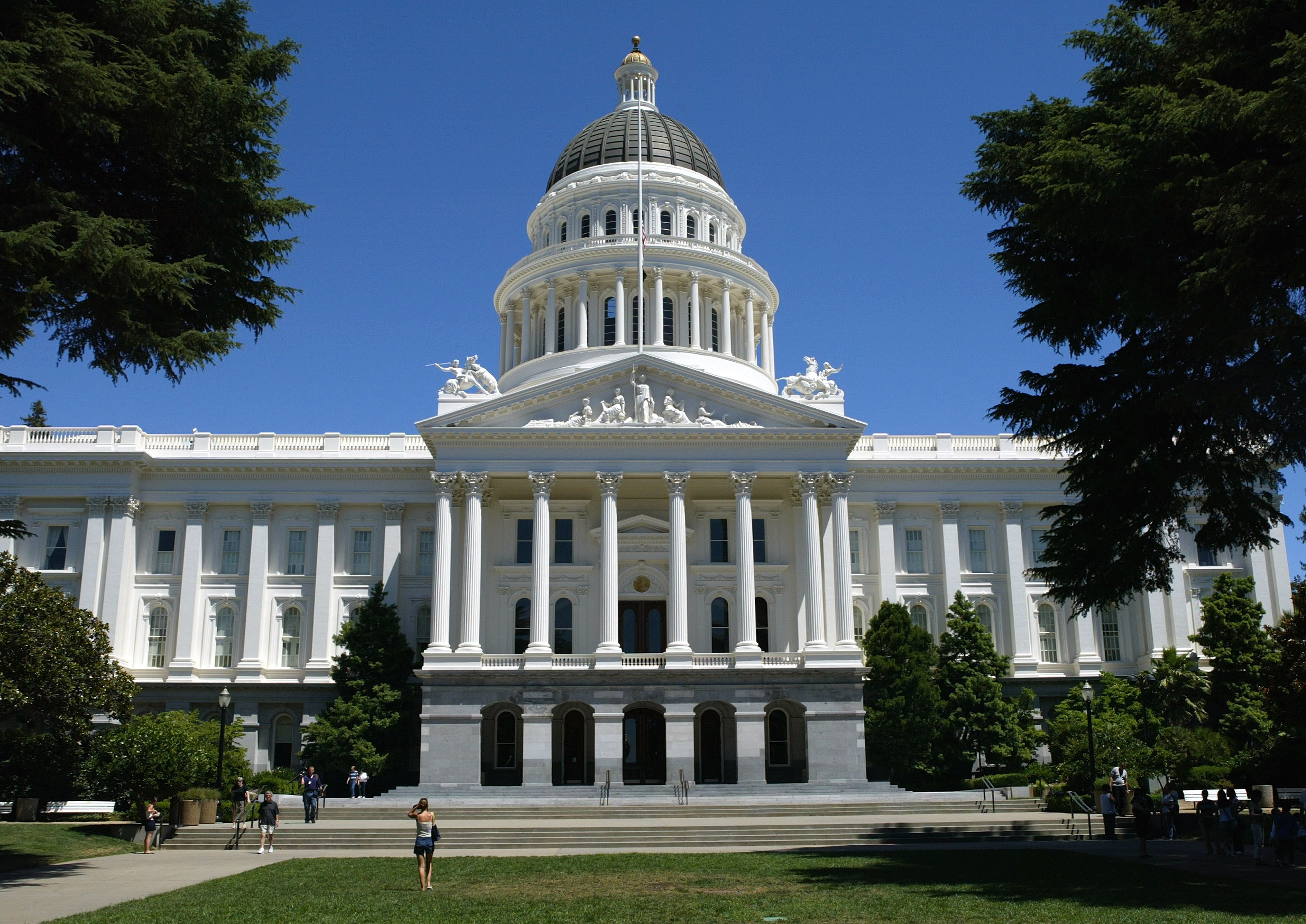 加州考虑推新法征收富人税 涵盖迁居者