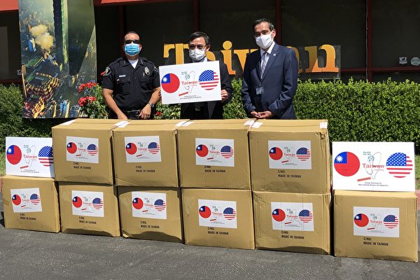 经文处代表政府捐6万片口罩 助洛县抗疫