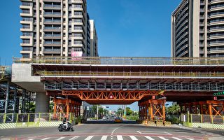 捷運綠線高架首跨橋面版完成 2026年如期通車