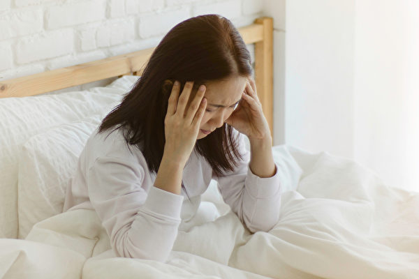 頭痛有五大常見原因，如何迅速止痛？(Shutterstock)