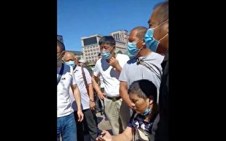 【视频】残疾访民北京站被截 民众围观声援