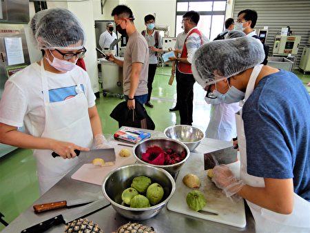 中心结合校内食品工厂资源，提供农产品加工技术辅导，也拓展校内学生实习场域。
