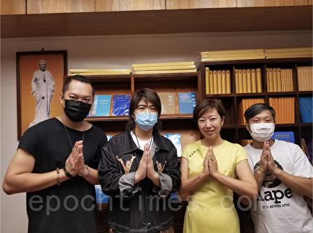 香港天梯书店开业 歌星阮民安等送祝福