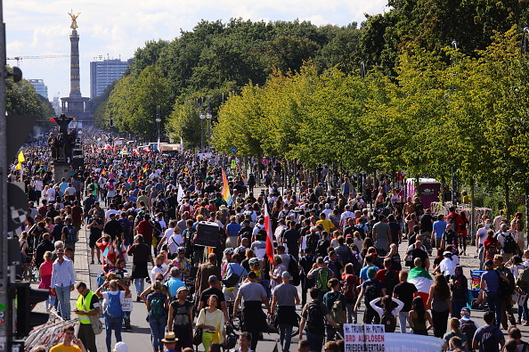 反对防疫政策 德国多个城市再现大游行