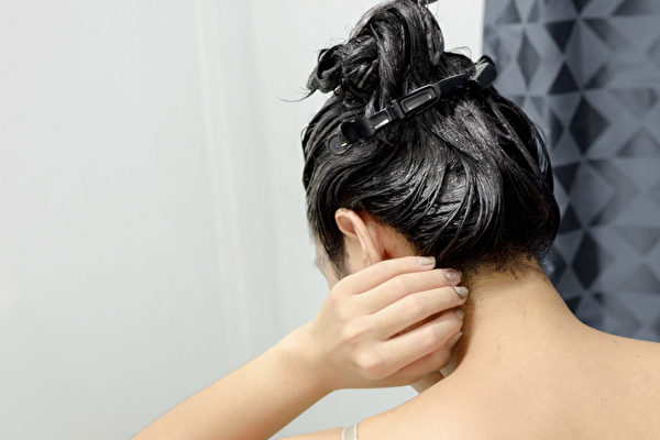 染髮可能引起過敏、致癌，哪些人不適合染髮？(Shutterstock)