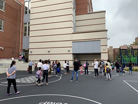 纽约市9处疫情热点区内学校10 6起关闭 中共病毒 州长库默 大纪元 纽约市9处疫情热点区内学校10 6起关闭 中共病毒 州长库默 大纪元