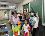 僑平國小學童萬聖節活動 外師首度入校教學