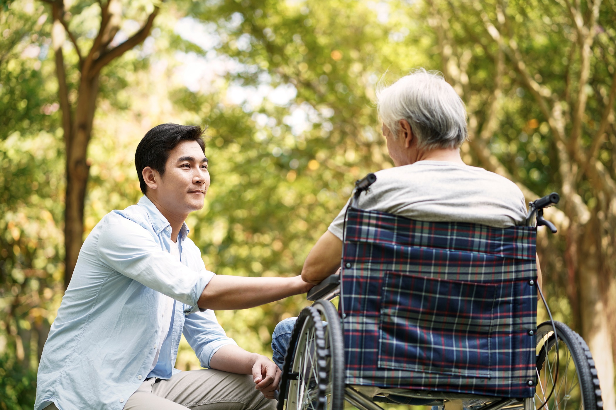 用心傾聽父母說著重複內容的話，會發現其實都有差異。(ShutterStock)