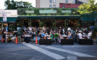 纽约市周末增4处封街用餐区