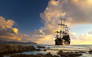 新西兰女实现儿时梦想 造神奇海盗船树屋