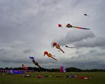 2020屏东风筝节 10万人共舞天际线