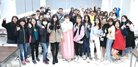 SPECIAL韩国文化体验，学员们满载而归合影留念。