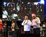 高跟鞋教堂圣诞音乐祭 听音乐玩游戏抽大奖