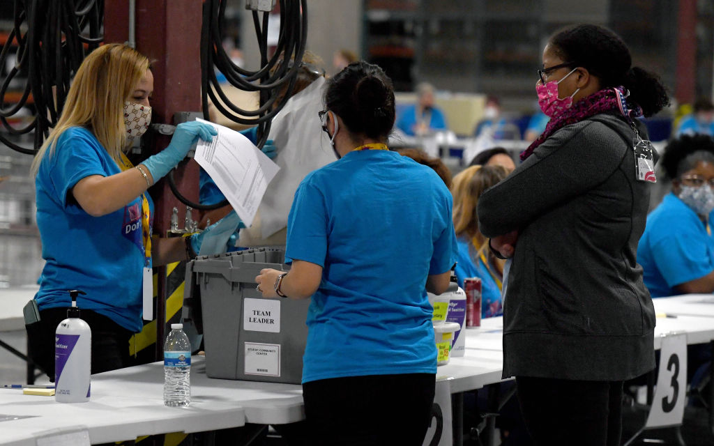 圖為內華達州拉斯維加斯克拉克縣（Clark County）投票站。(Ethan Miller/Getty Images)
