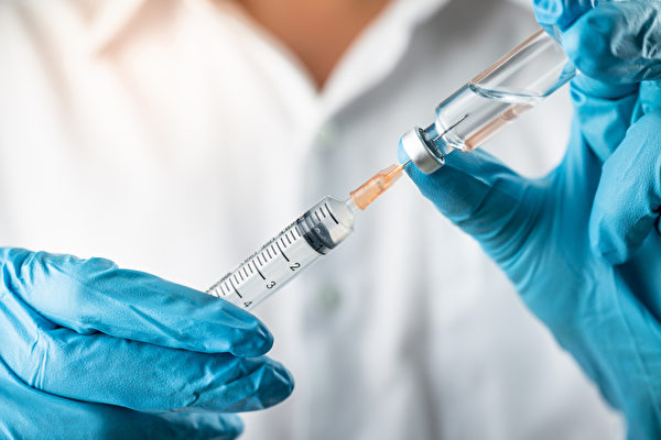美国制药巨头辉瑞（Pfizer）和德国生技公司（BioNTech）合作研发的新冠病毒疫苗，第三期临床试验结果传来佳音：疫苗有效性超过90%。(Shutterstock)