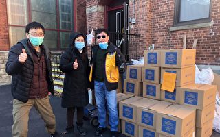 纽约居民联盟向104岁居民赠送免费食品