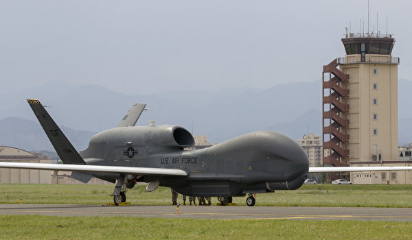200530-F-ZZ999-049 2020年5月30日，美军部署RQ-4全球鹰无人机到日本横田空军基地。（美国印太司令部）