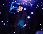 与旧爱首度同台 周兴哲与赵岱新大方给拥抱