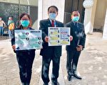 洛经文处新服务系统 侨民受益献花感谢